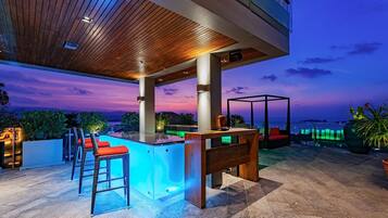 Poolside bar