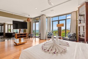 8 bedrooms, in-room safe, blackout drapes, iron/ironing board
