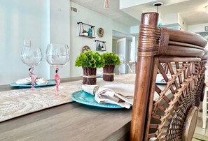Dining - Beachfront! Heated pool, spa, Tiki bar & Views! (Panama City Beach)