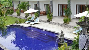 Outdoor pool - Artaloka Hotel & Restaurant (Penida Island)