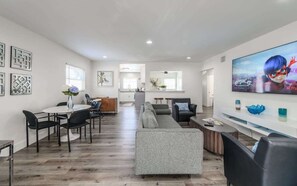 Televisión, videojuegos, libros y oficina 