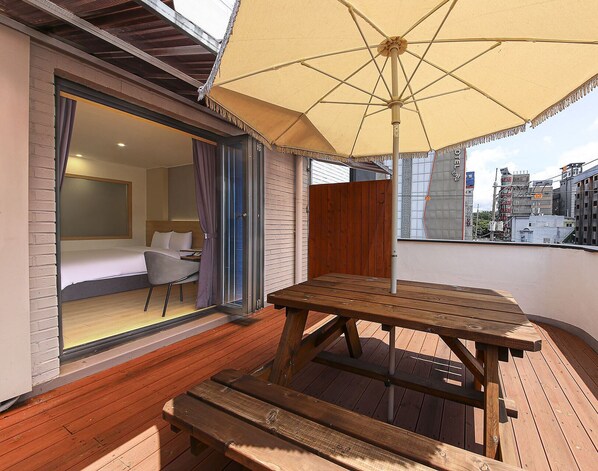 Signature-Zimmer, 1 Queen-Bett, Nichtraucher, Terrasse | Terrasse/Patio