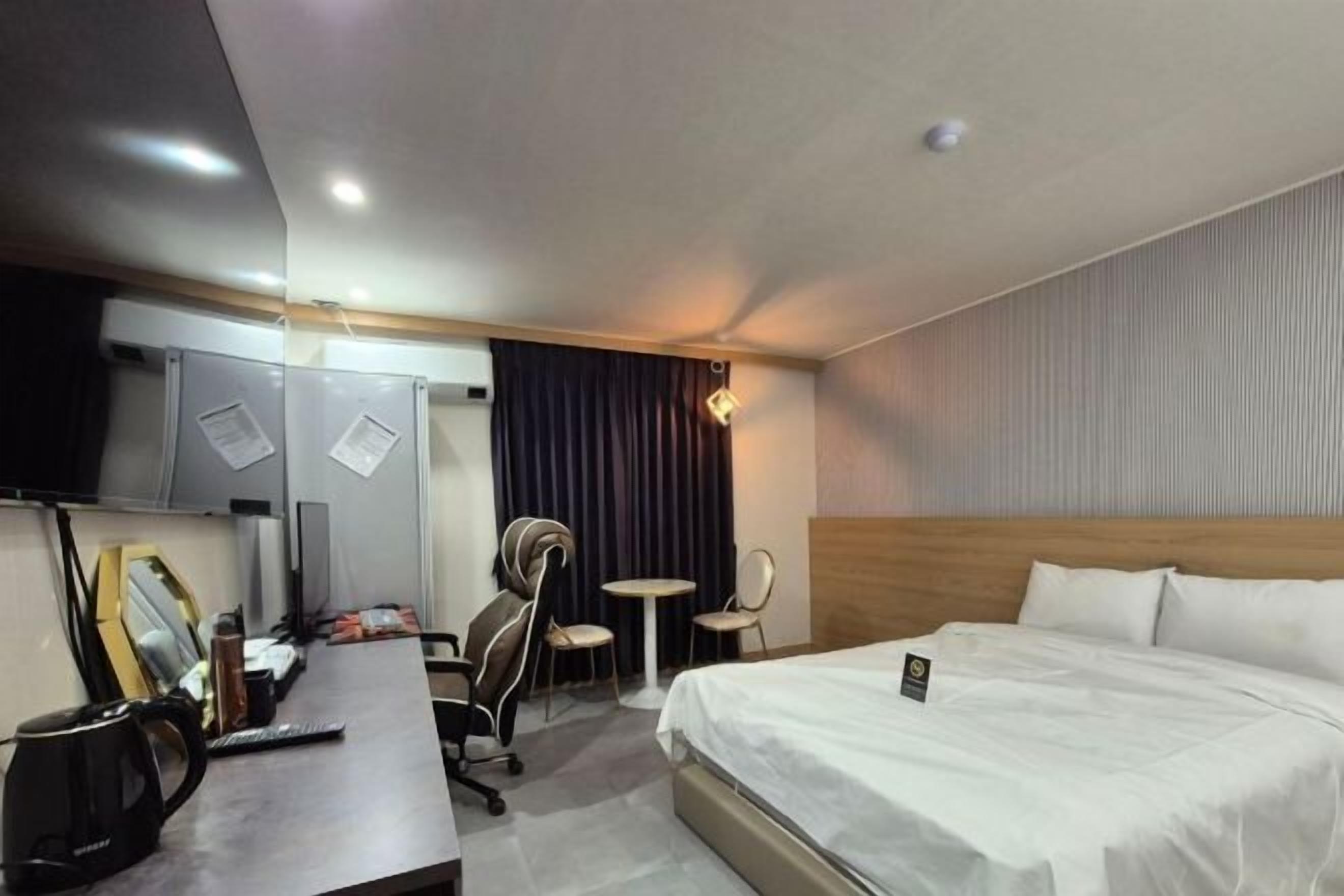 Hypo-allergenic bedding, individually decorated, individually furnished