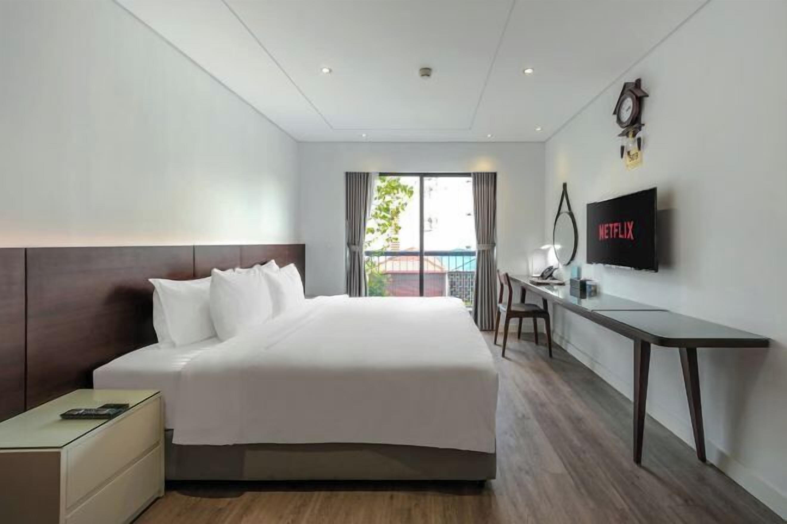 Minibar, in-room safe, blackout drapes, iron/ironing board