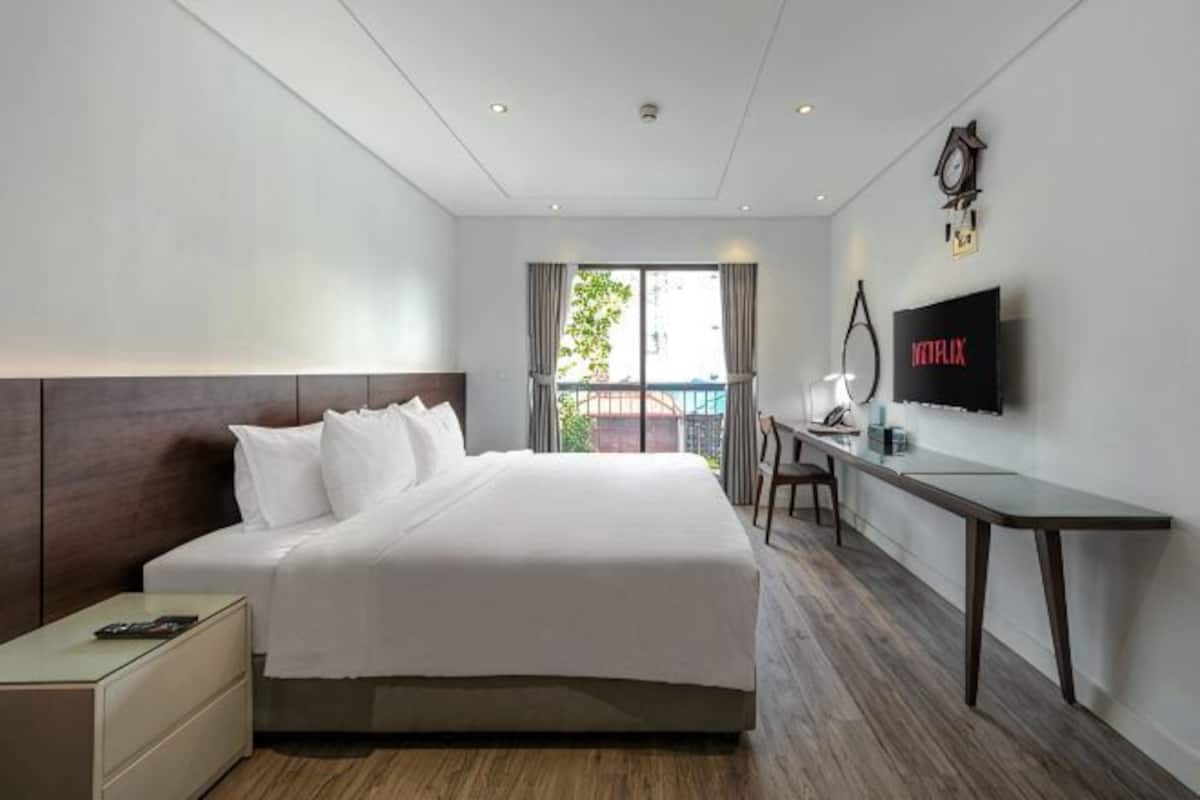 Minibar, in-room safe, blackout drapes, iron/ironing board