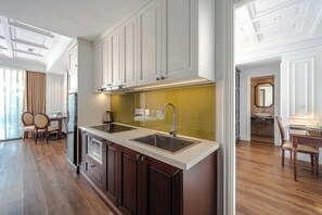 Family Room | Dapur peribadi | Peti sejuk mini 