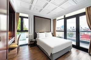 Deluxe Double Room | Bar mini, peti besi dalam bilik, langsir/tirai gelap terus 