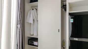 Habitació doble superior | Minibar, caixa forta a l'habitació i cortines opaques