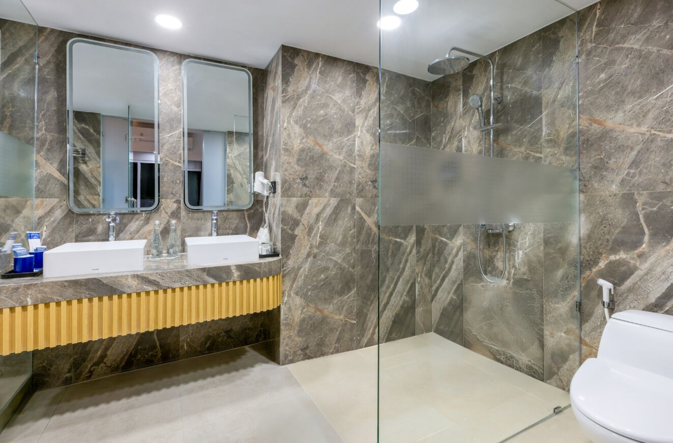 Presidential Suite | Salle de bain | Articles de toilette gratuits, sèche-cheveux, chaussons