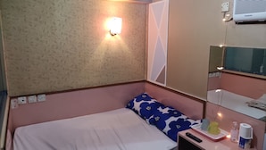 Unclassified image, 2 of 6, button - Ka Wut villa hostel (Kowloon)