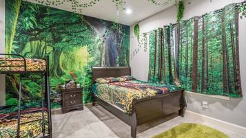 3 bedrooms, desk, iron/ironing board, free WiFi