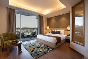 Panoramic Room, Non Smoking | In-room safe, blackout drapes, free WiFi, bed sheets