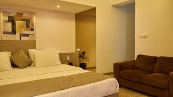 4 chambres, bureau, Wi-Fi, draps fournis