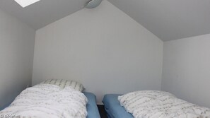 12 bedrooms, travel cot, free WiFi