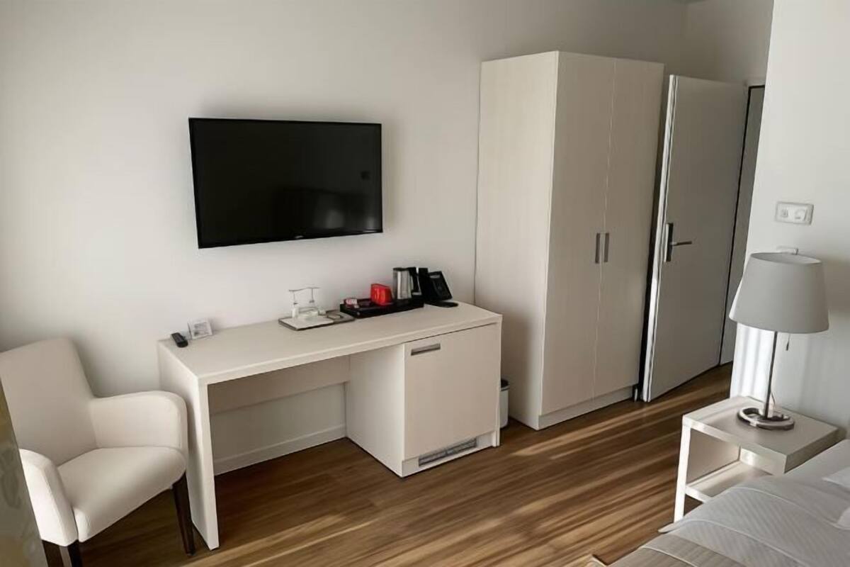 Coffres-forts dans les chambres, bureau