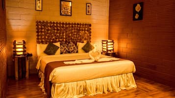 Executive Double Room | Rollaway beds, bed sheets