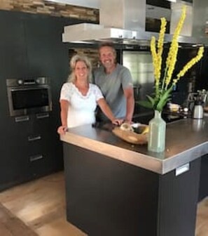 Fridge, microwave, oven, stovetop - Charming holiday home in the Thuringian Forest, for 8 to 12 people (Gräfenthal)