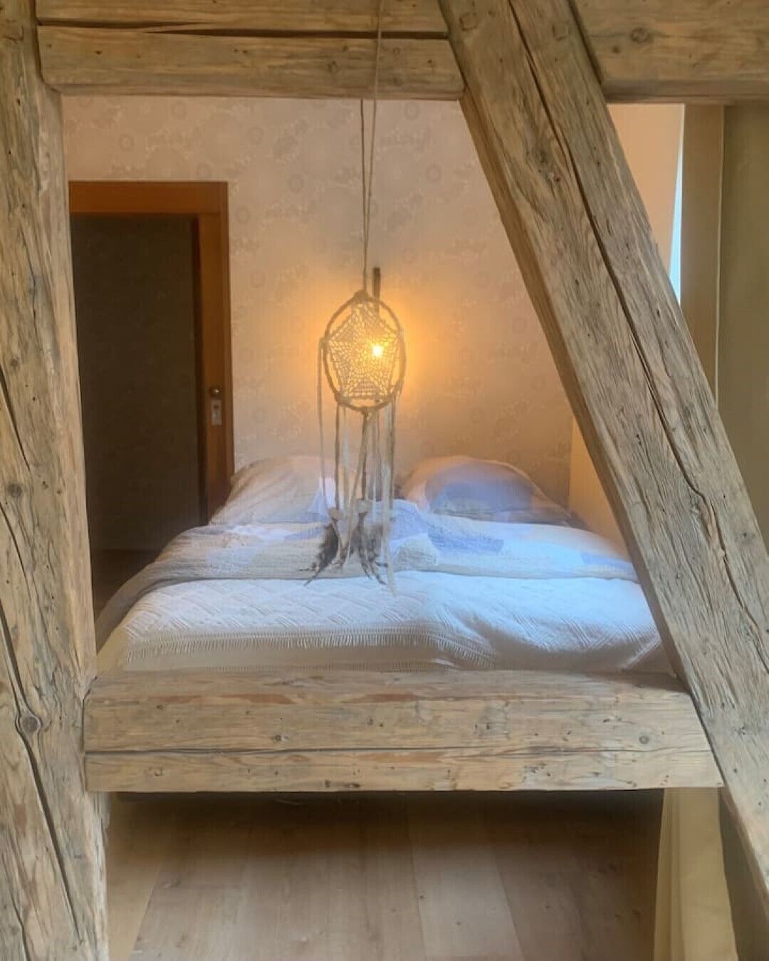 6 Schlafzimmer, Schreibtisch, Bügeleisen/Bügelbrett, Reisekinderbett