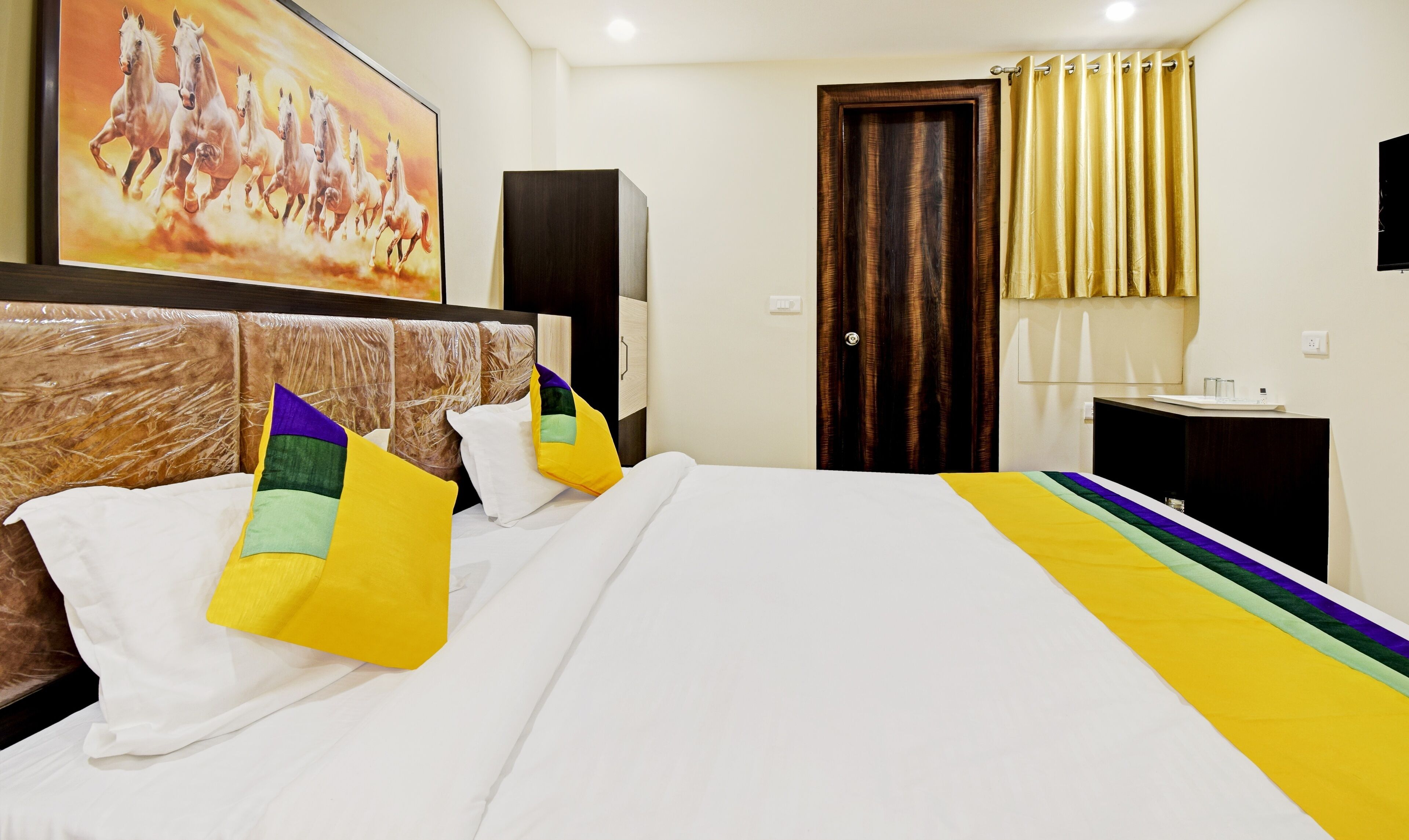 Itsy By Treebo - Shashwat