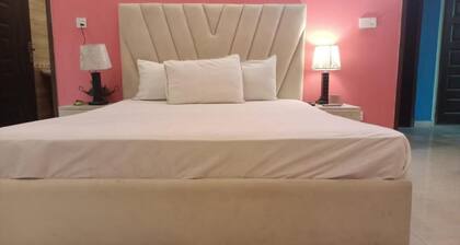 Hotel Versa Apartment and Lodges Lahore