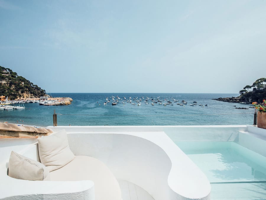 Junior Studio Suite, Sea View | Down comforters, minibar, in-room safe, individually decorated