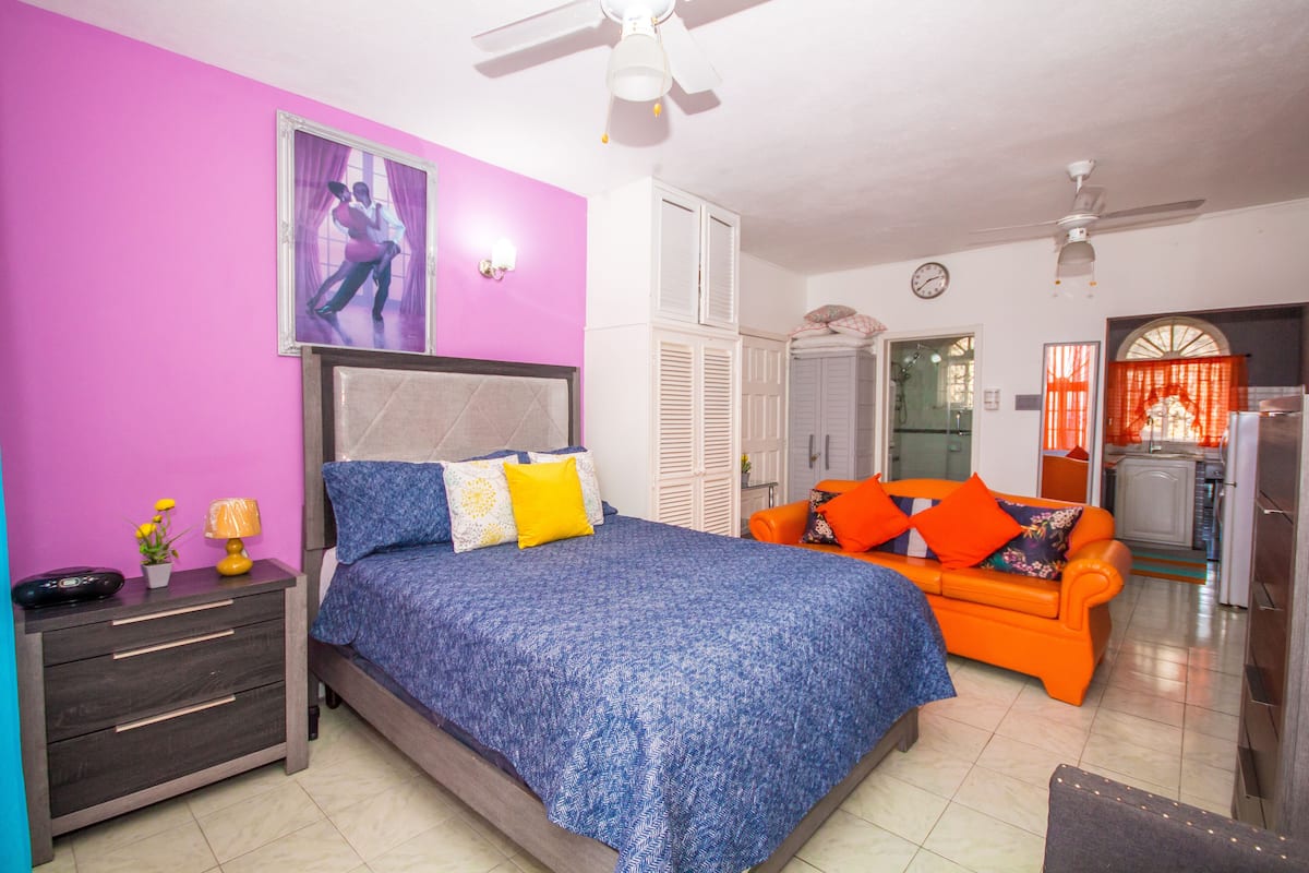 Studio Panorama, Bebas Asap Rokok, pemandangan samudra | Area keluarga | Smart TV 40-inci dengan saluran TV kabel, TV, dan Netflix