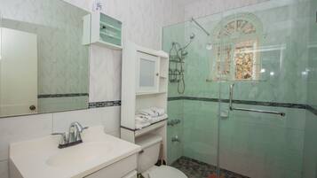 Panoramic Studio, Non Smoking, Ocean View | Bathroom | Shower, rainfall showerhead, free toiletries, hair dryer
