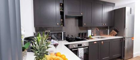 Fridge, microwave, oven, stovetop