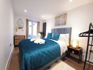 3 bedrooms, iron/ironing board, WiFi, bed sheets - Luxury pad centrally located near Brighton Station (Brighton and Hove)