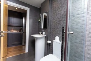 Shower, hair dryer, soap, shampoo - Luxury pad centrally located near Brighton Station (Brighton and Hove)