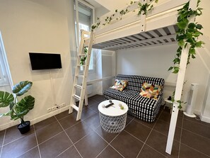 TV - "Le Petit Marseillais": a pretty, fully-equipped and furnished studio in a quiet location (Marseille)
