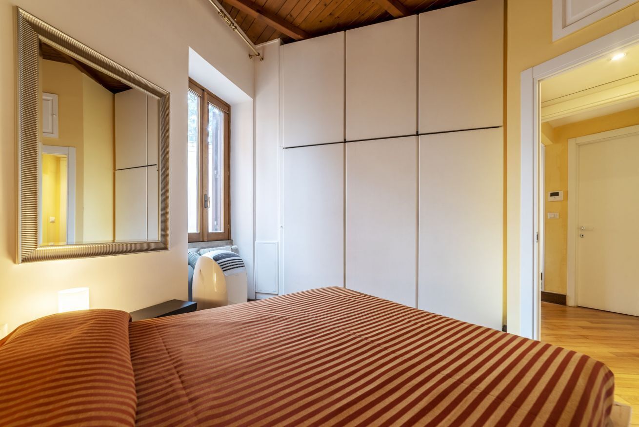 1 habitación, tabla de planchar con plancha, internet y ropa de cama 