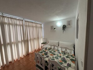 1 bedroom, travel cot, free WiFi, bed sheets - The Vistamar Suite 154 (Tacoronte)