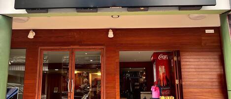 Pintu masuk hartanah