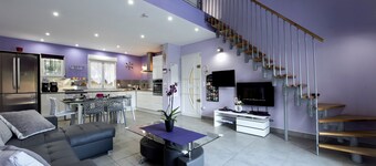 New villa with private pool close to beaches