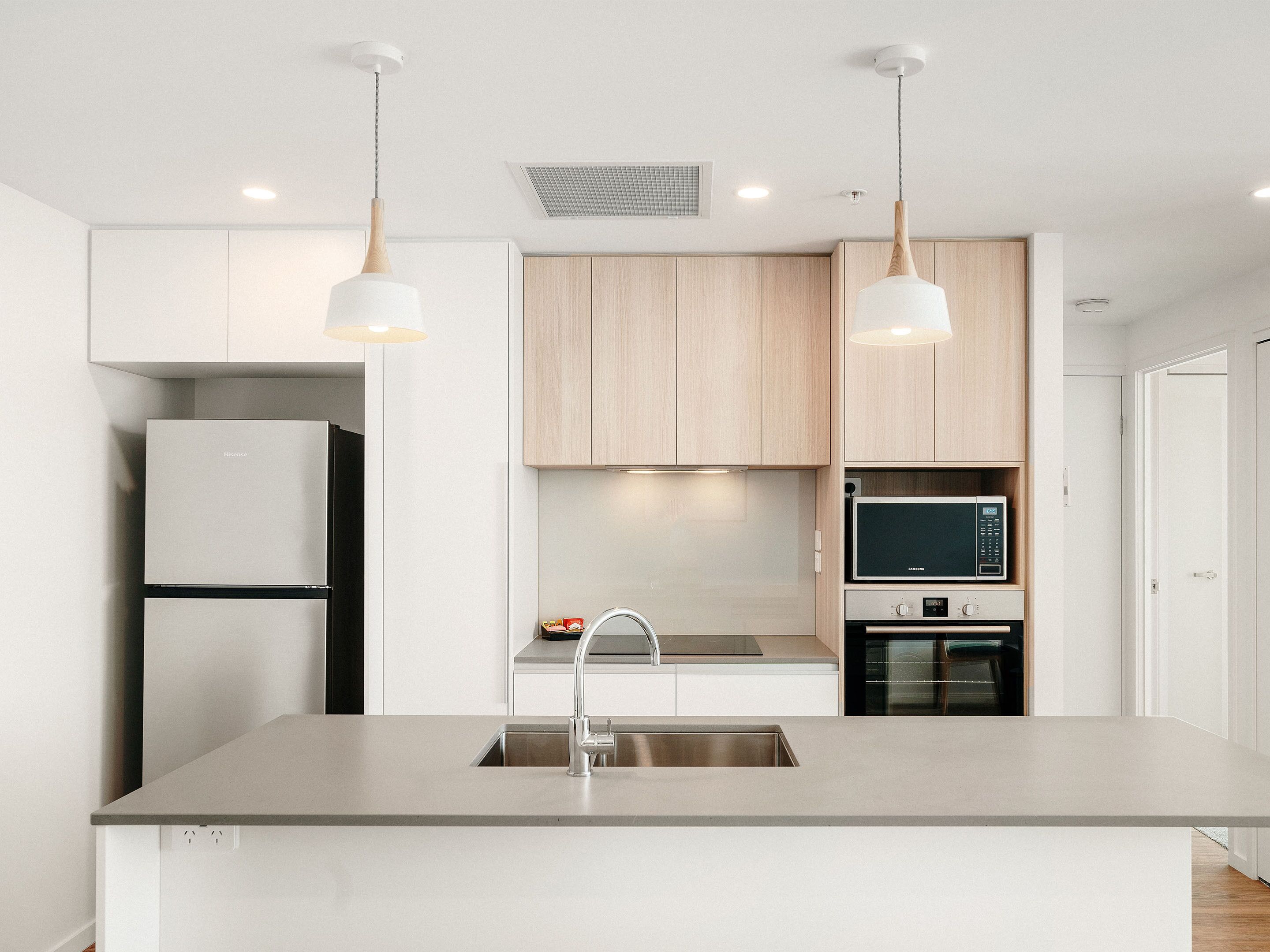 Full-size fridge, microwave, oven, stovetop