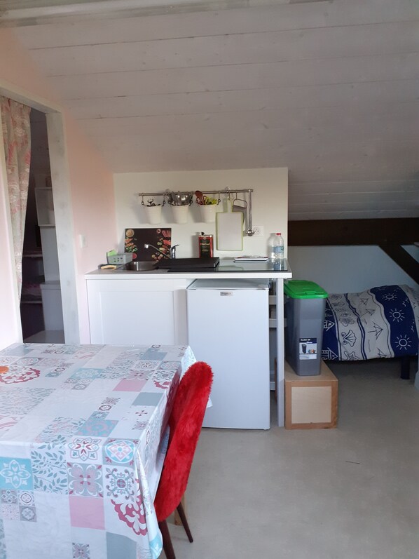 2 dormitorios, cuna de viaje, wifi gratis y ropa de cama