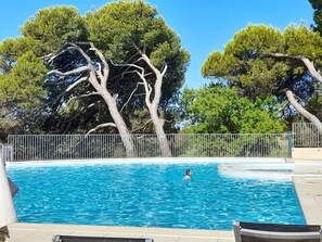 Outdoor pool - Apartment tourist residence Golf de Saumane (Saumane-de-Vaucluse)