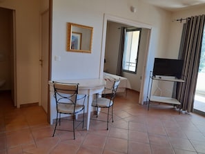 1 chambre, bureau, fer et planche Ă repasser, Wi-Fi gratuit