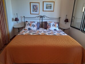 1 bedroom, desk, iron/ironing board, free WiFi
