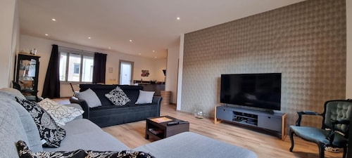 FAMILY VILLA WITH PRIVATE POOL in BEZIERS