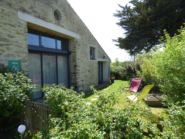 Terrace/patio - Vendée - Between sea and countryside - Gite La Grange - Heated covered swimming pool (Saint-Christophe-du-Ligneron)