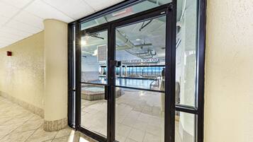 Innenpool, Außenpool