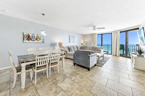 In-room dining - Phoenix X 907 (Orange Beach)