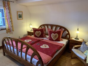 2 Schlafzimmer, Bügeleisen/Bügelbrett, Reisekinderbett, kostenloses WLAN