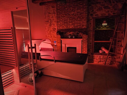 Les 3 Clefs de GaYa Bien-être & Spa privatif : spa de nage, sauna, lit massant..