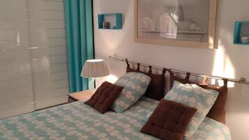 1 bedroom, iron/ironing board, travel cot, free WiFi