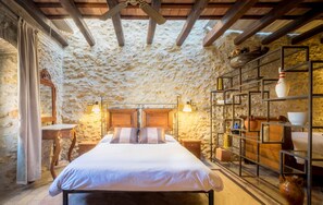 2 soverom, strykejern/-brett, wi-fi (inkludert) og sengetøy