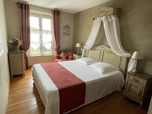 6 Schlafzimmer, Bügeleisen/Bügelbrett, Reisekinderbett, kostenloses WLAN