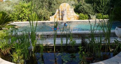 Appartement duplex dans Villa 2 ch. 4/6 p Proche Grasse, Piscine, Jardin, clim